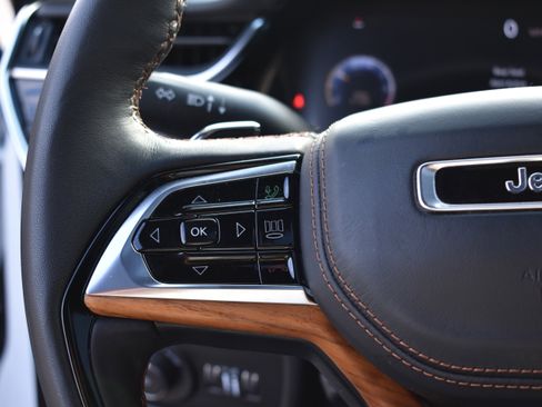 Used 2024 Jeep Grand Cherokee Summit image 15