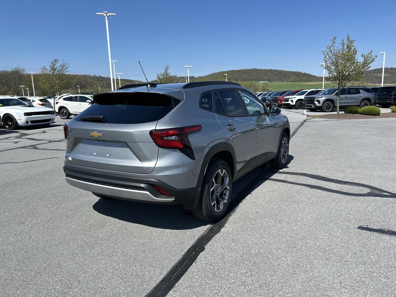 New 2026 Chevrolet Trax LT w/ Sunroof Package FWD image 7