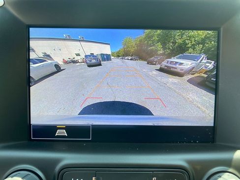 Used 2024 GMC Terrain SLT image 21