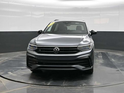 Used 2022 Volkswagen Tiguan SE R-Line image 3