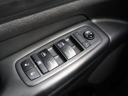 Used 2019 Jeep Grand Cherokee Altitude image 33