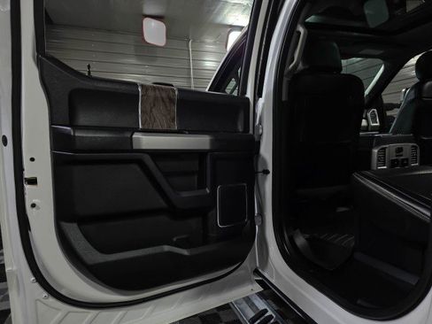 Used 2017 Ford F350 Lariat image 20
