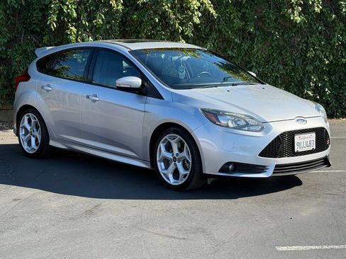 Used 2014 Ford Focus ST w/ Equipment Group 202A FWD image 3