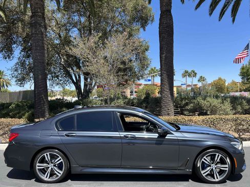 Used 2018 BMW 750i RWD image 20