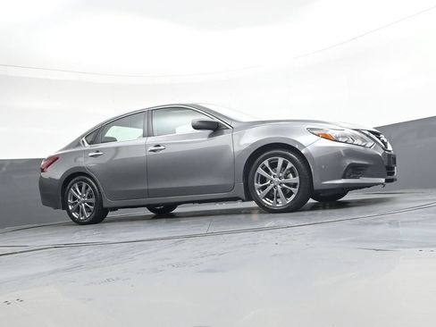 Used 2018 Nissan Altima 2.5 SR w/ SR Special Edition FWD image 33