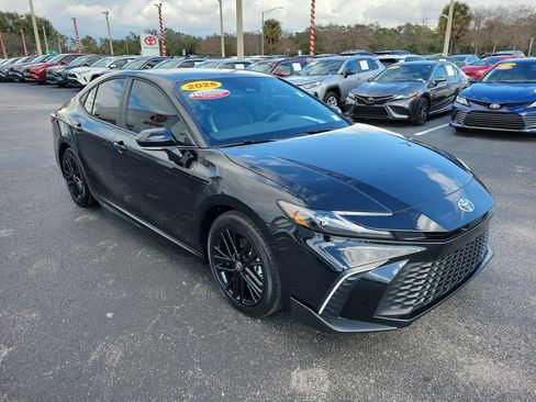 Used 2026 Toyota Camry SE image 2