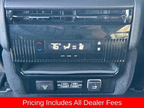 Used 2024 Jeep Wagoneer 2WD image 14