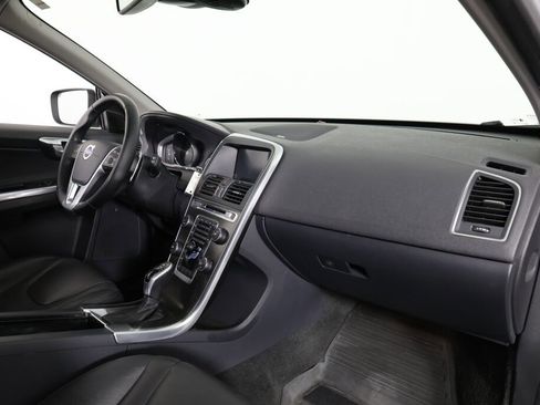 Used 2015 Volvo XC60 T6 Platinum image 24
