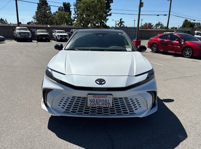 Used 2025 Toyota Camry XSE FWD image 1