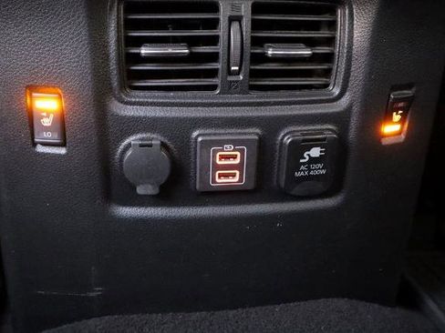 Certified 2019 Nissan Titan Platinum Reserve image 15