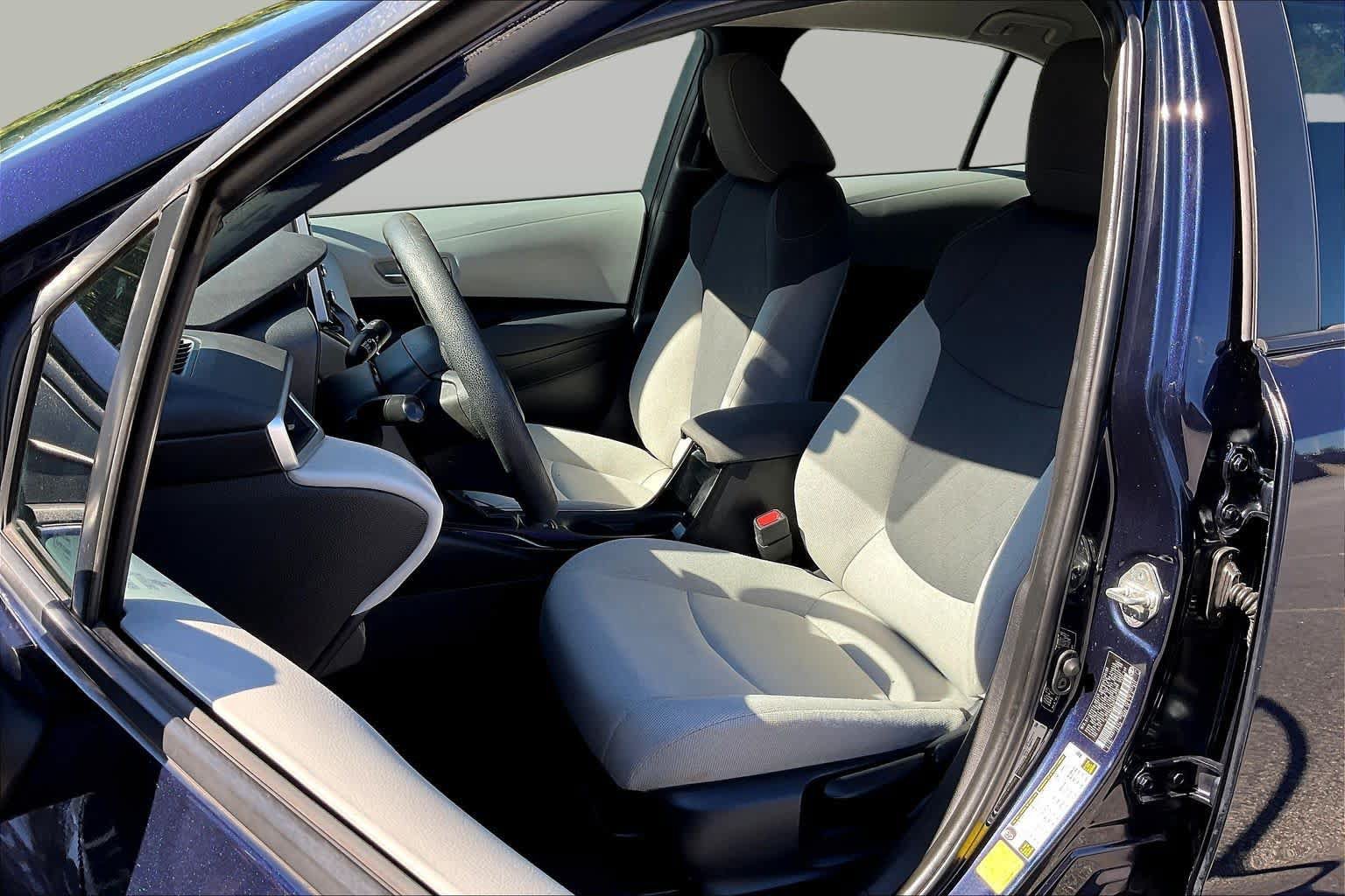Used 2021 Toyota Corolla LE FWD image 8