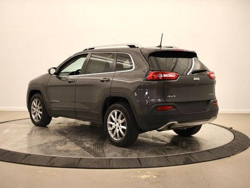Used 2018 Jeep Cherokee Limited image 5