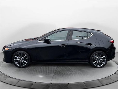 Used 2021 MAZDA MAZDA3 s FWD image 2