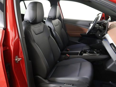 Used 2022 Volkswagen ID.4 Pro S w/ Gradient Package image 32