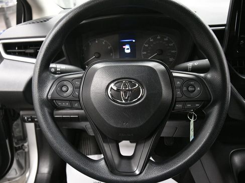 Used 2025 Toyota Corolla LE FWD image 13