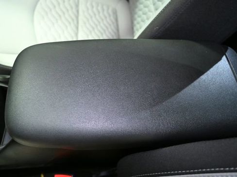 Used 2021 Chevrolet Equinox LS w/ LPO, Blackout Package image 23