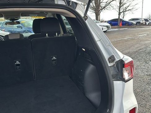 Used 2020 Ford Escape SE image 35