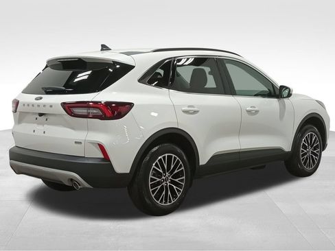 Used 2026 Ford Escape SE FWD image 3
