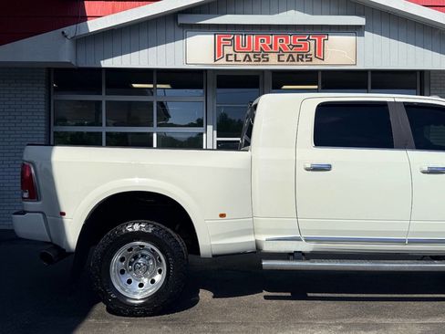 Used 2018 RAM 3500 Laramie Longhorn image 11