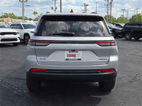 New 2025 Jeep Grand Cherokee Limited w/ Black Appearance Package image 13