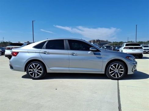 New 2026 Volkswagen Jetta SE FWD image 4