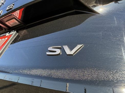 Used 2024 Nissan Rogue SV image 6