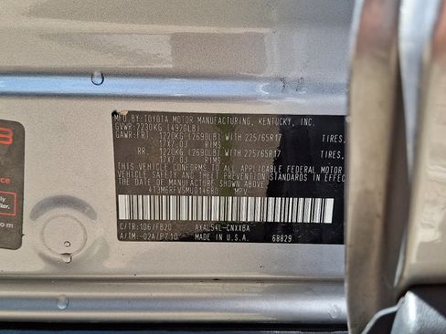 Used 2021 Toyota RAV4 LE AWD/4WD image 27
