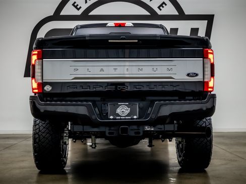Used 2019 Ford F250 Platinum w/ Platinum Ultimate Package AWD/4WD image 11