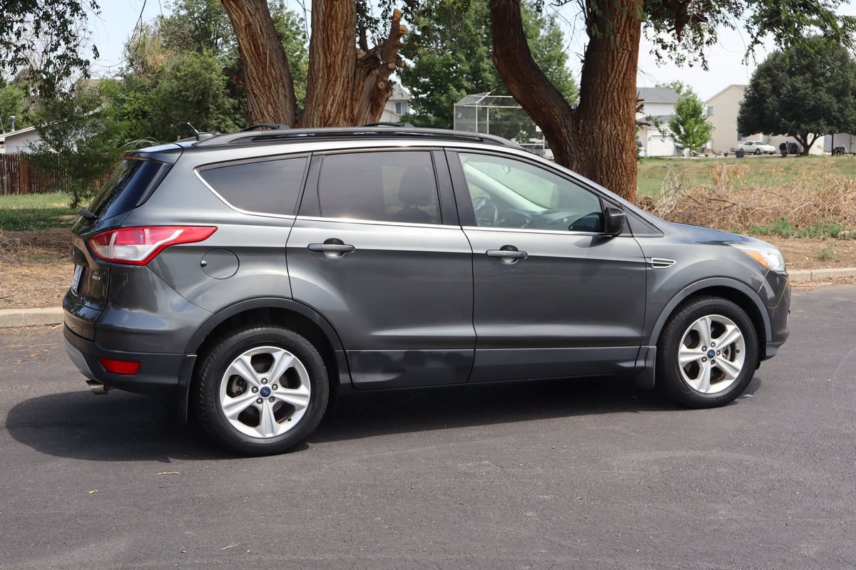 Used 2016 Ford Escape SE w/ SE Leather Comfort Package AWD/4WD image 4
