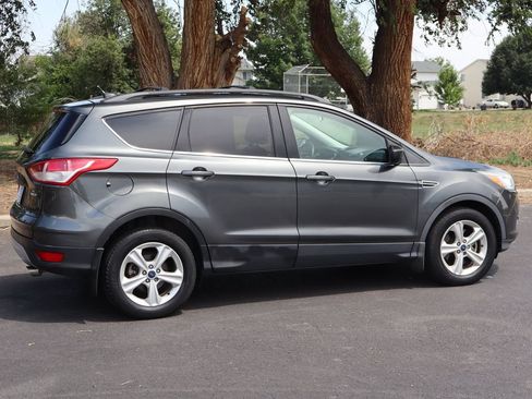 Used 2016 Ford Escape SE w/ SE Leather Comfort Package AWD/4WD image 4