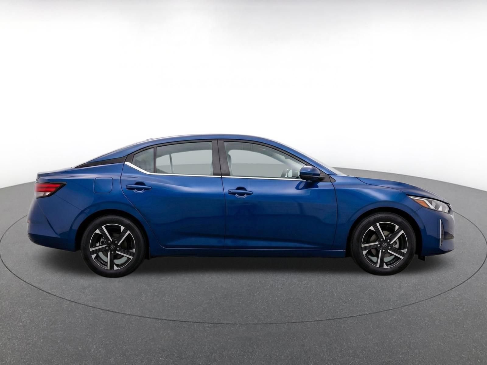 Used 2025 Nissan Sentra SV FWD image 9