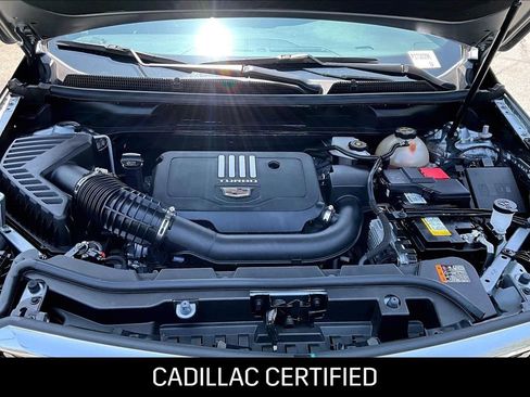 Certified 2024 Cadillac XT5 Luxury w/ LPO, Floor Liner Package AWD/4WD image 28