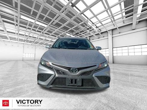 Used 2024 Toyota Camry SE image 8