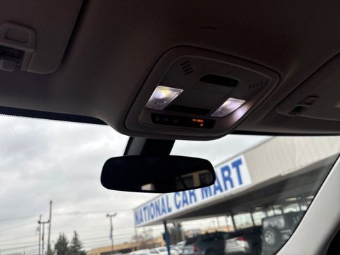 Used 2019 Chevrolet Traverse LT image 17