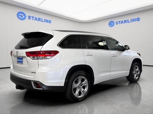 Used 2019 Toyota Highlander Limited FWD image 10