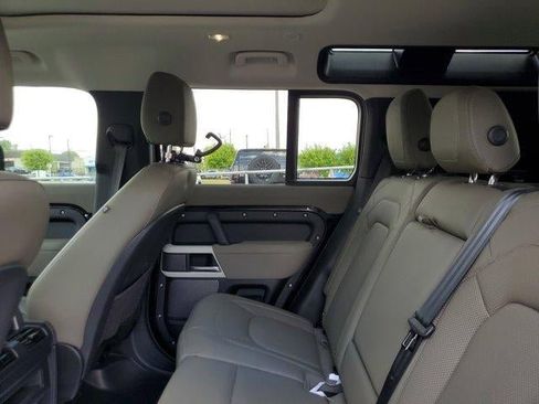 Used 2023 Land Rover Defender 110 S image 10