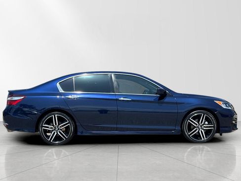 Used 2017 Honda Accord Sport image 2