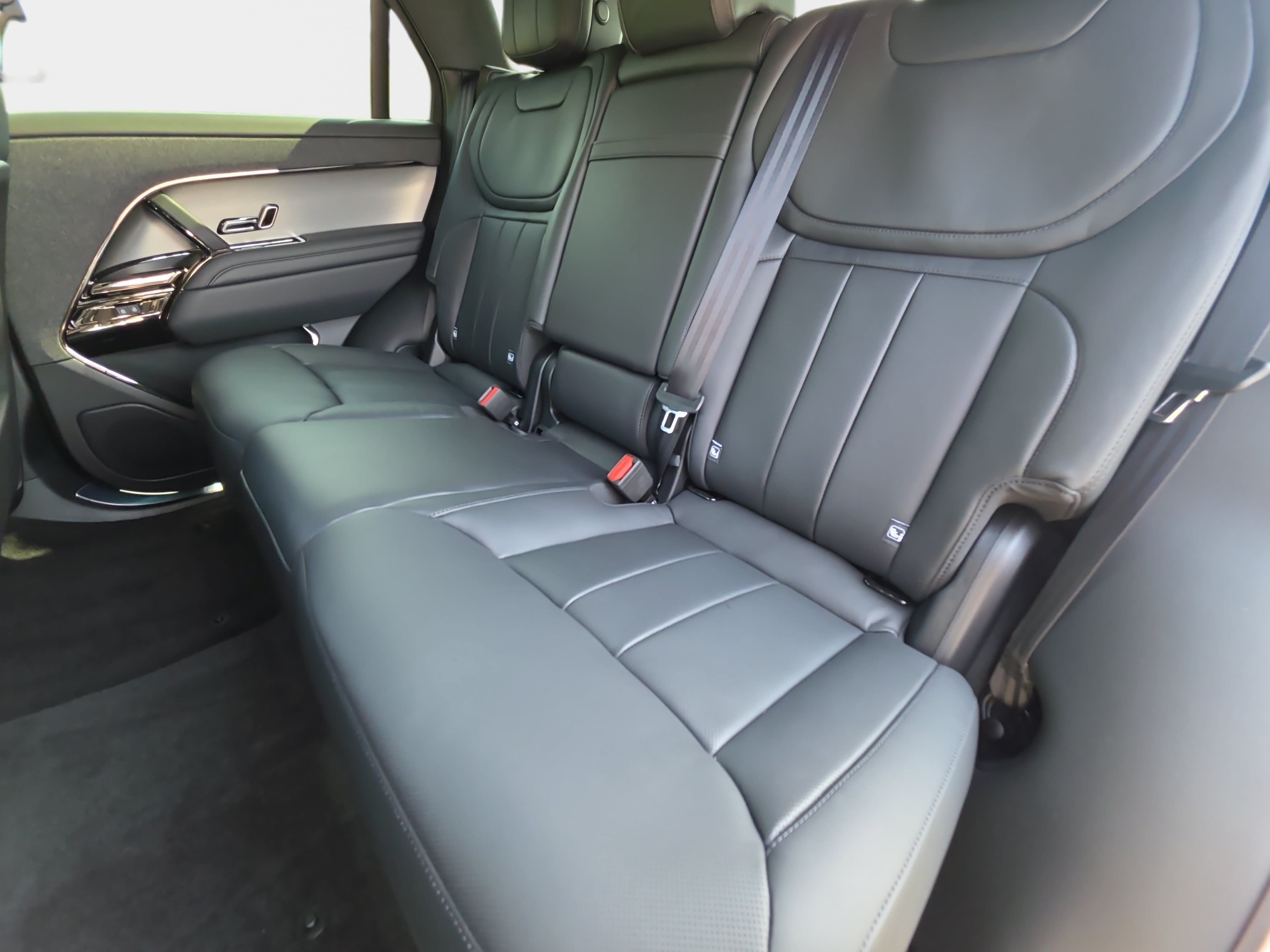 New 2026 Land Rover Range Rover Sport Dynamic SE AWD/4WD image 15