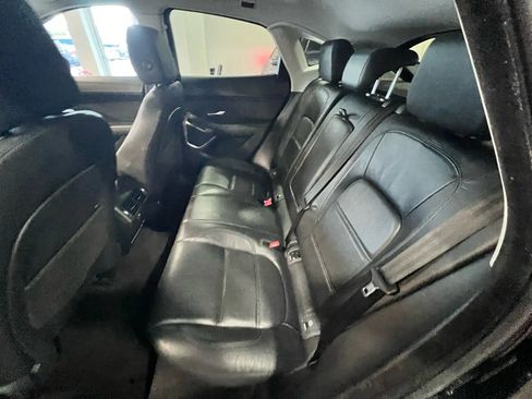 Used 2018 Jaguar E-PACE S image 11