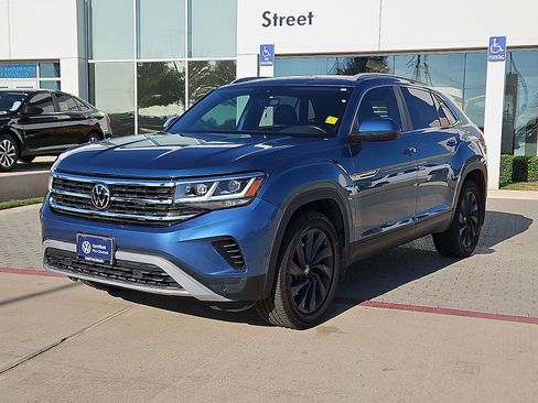 Certified 2020 Volkswagen Atlas Cross Sport SEL w/ Cross Sport MDO Package AWD/4WD image 4