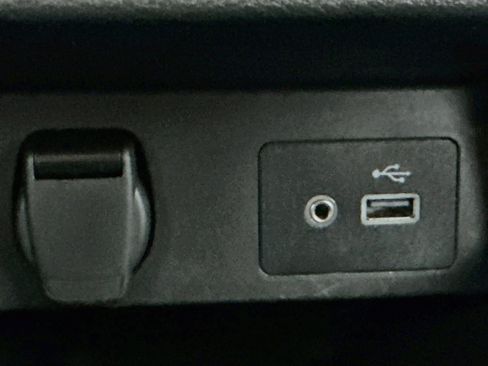 Used 2025 Nissan Versa SV FWD image 25