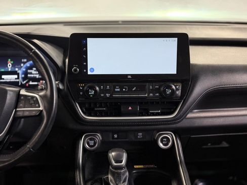 Used 2024 Toyota Grand Highlander Limited image 25