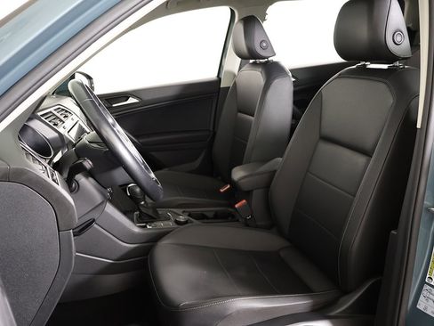 Used 2019 Volkswagen Tiguan SE w/ Panoramic Sunroof Package image 29