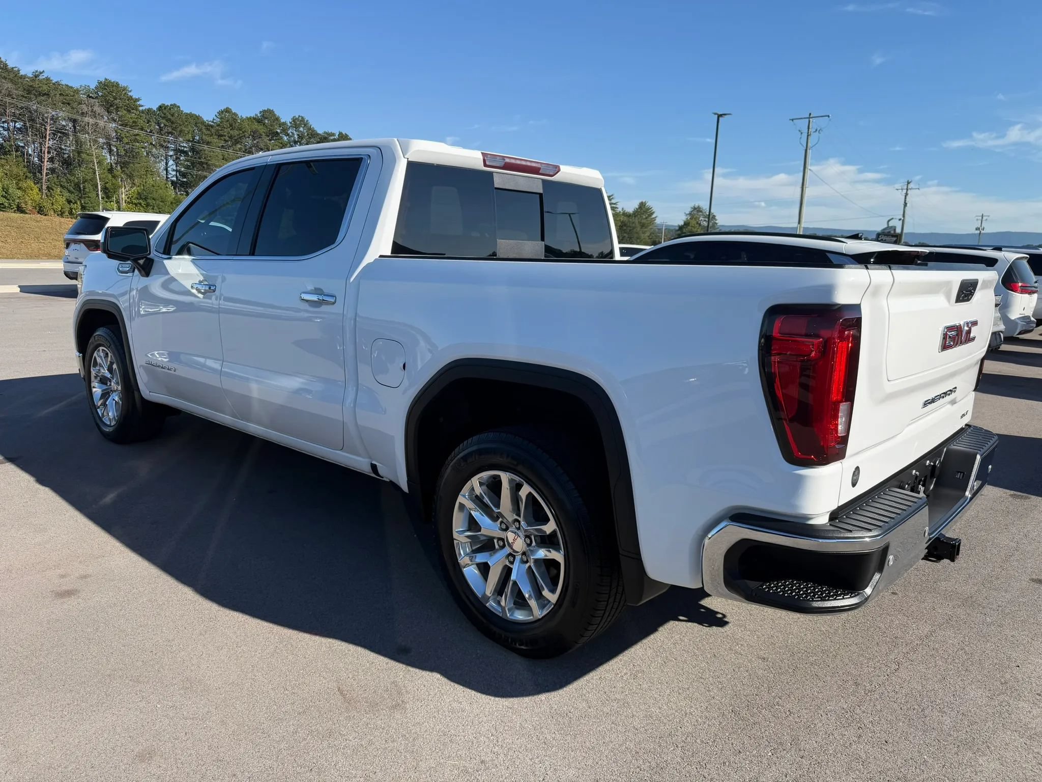 Used 2021 GMC Sierra 1500 SLT RWD image 3