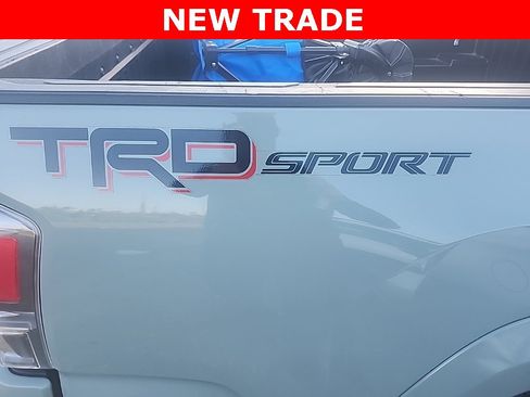 Used 2022 Toyota Tacoma TRD Sport image 9