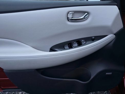 Used 2019 Nissan Leaf SL w/ SL Technology Package image 13