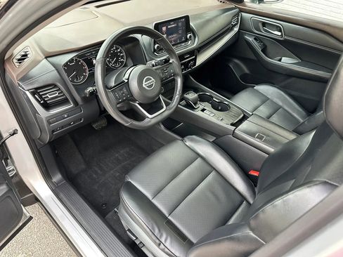 Used 2021 Nissan Rogue SV w/ Premium Package image 13