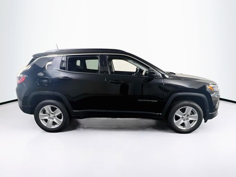 Used 2022 Jeep Compass Latitude AWD/4WD image 4