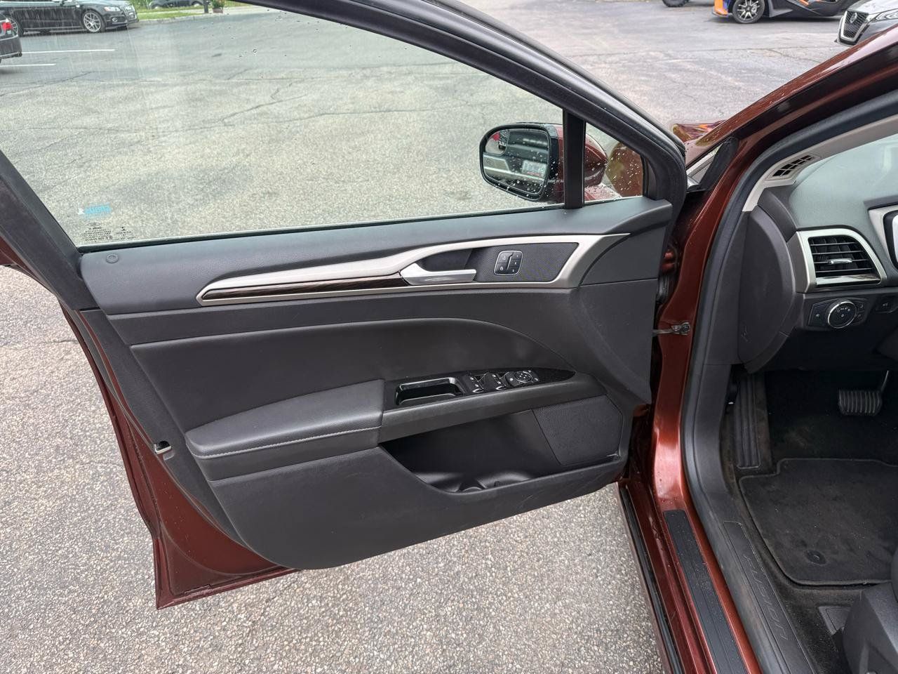 Used 2016 Ford Fusion SE w/ Equipment Group 202A AWD/4WD image 25