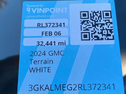 Used 2024 GMC Terrain SLE image 28